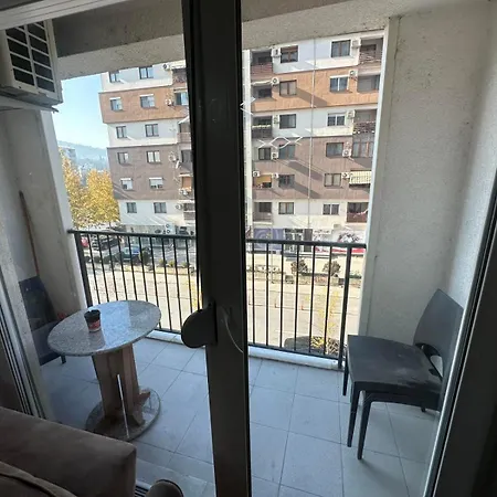 Apartment Dominos